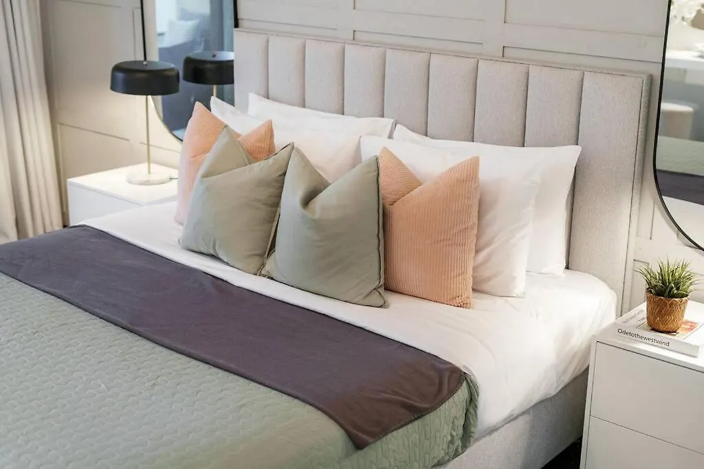 Luxury 2Br And Maid Room With Stunning Marina View Dubai United Arab Emirates