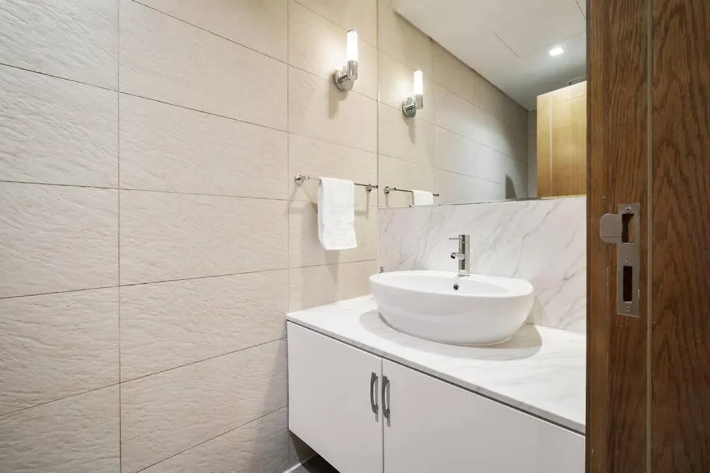 Luxury 2Br And Maid Room With Stunning Marina View Dubai Apartment