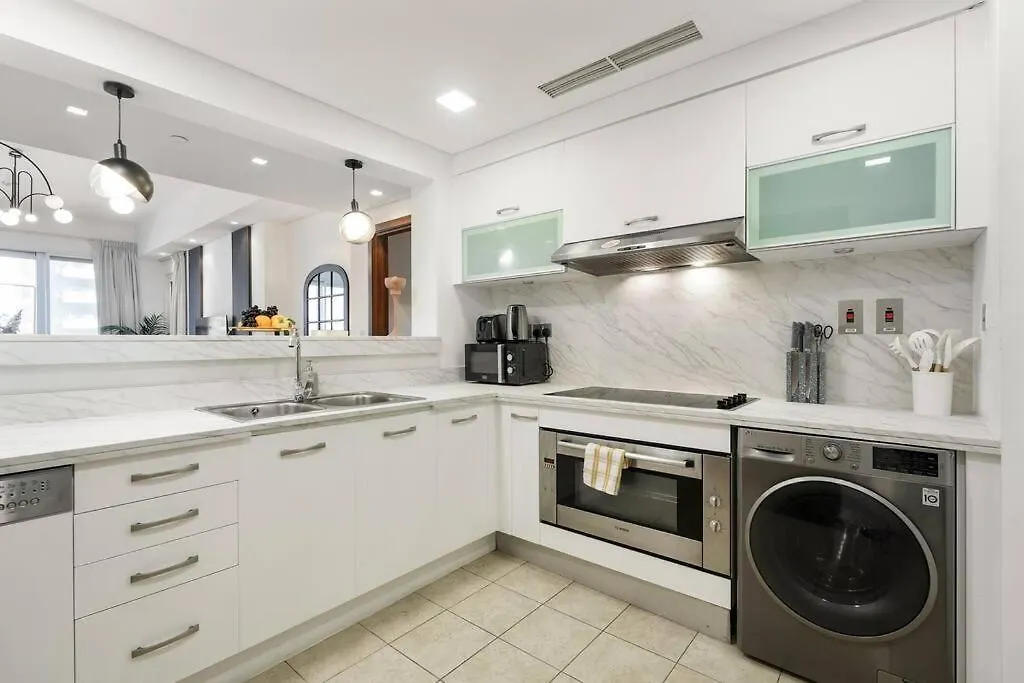 Luxury 2Br And Maid Room With Stunning Marina View Dubai